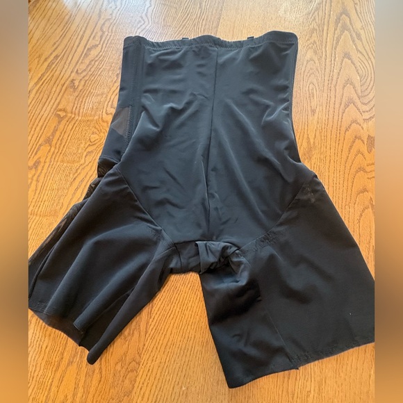 HoneyLove SuperPower Short size 1X Black Shaper EUC - Picture 3 of 11